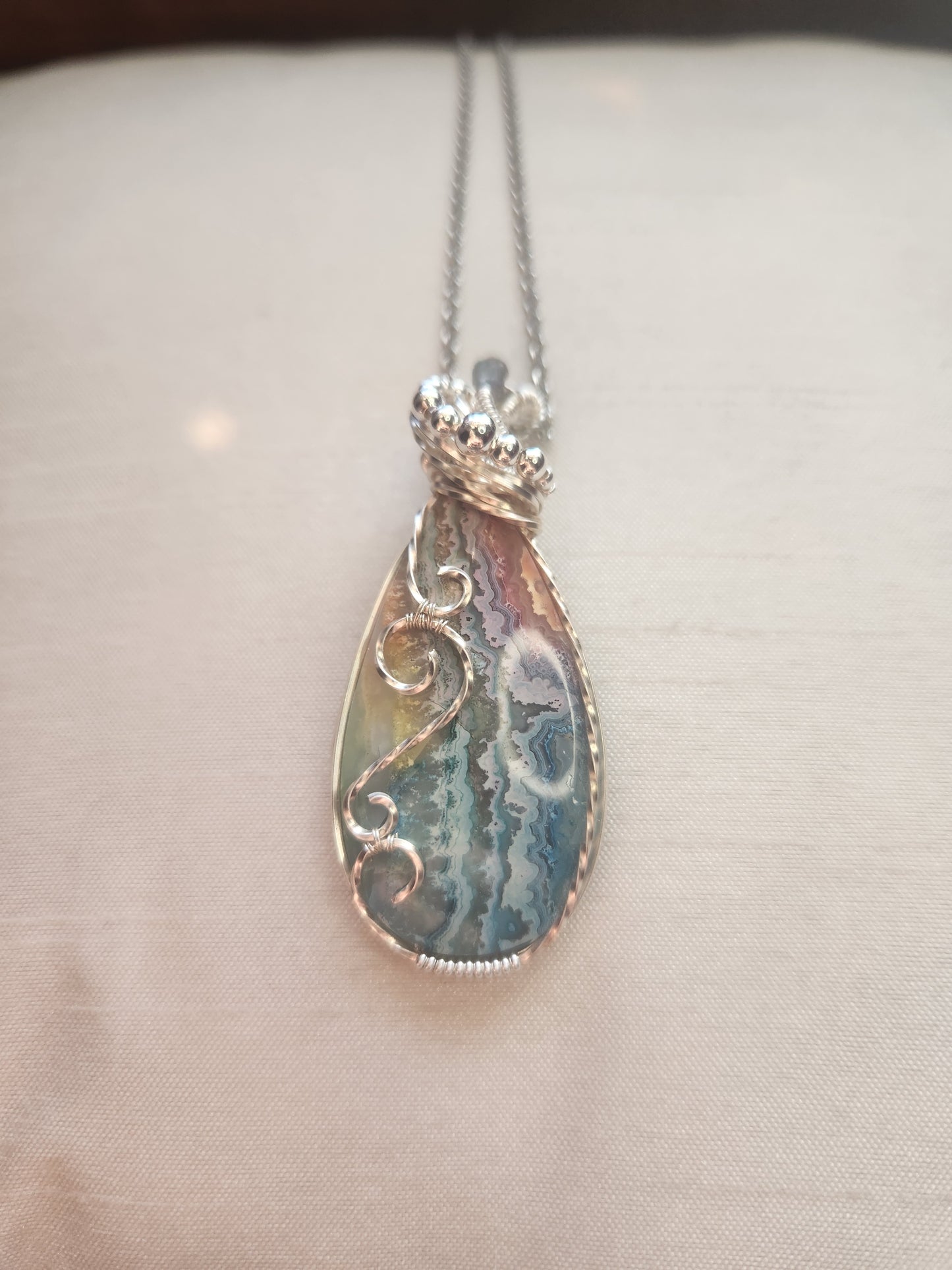 Dyed crazy lace agate necklace